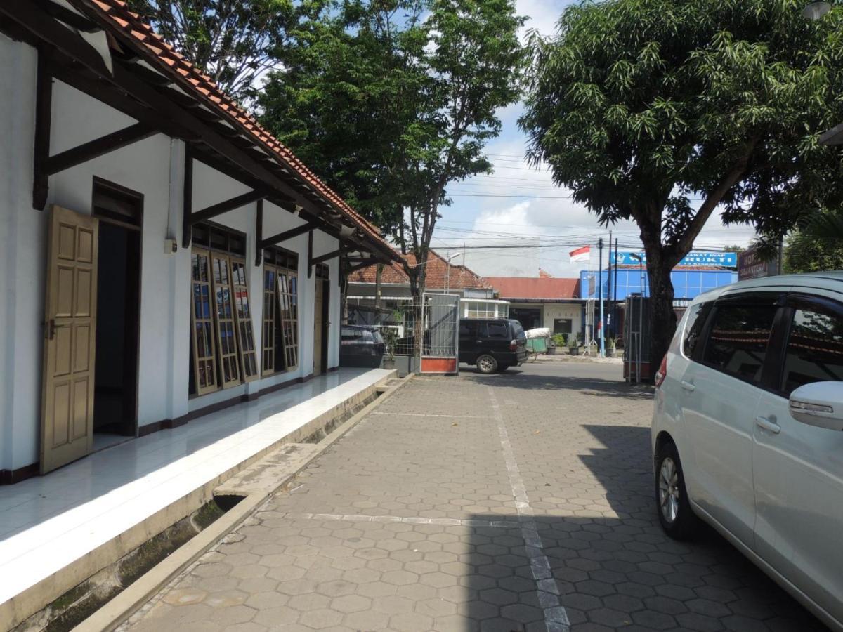 Hotel Sejahtera Kebumen Exteriör bild