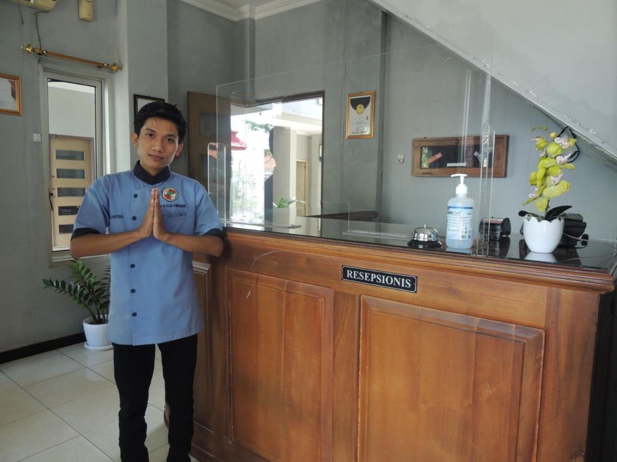 Hotel Sejahtera Kebumen Exteriör bild